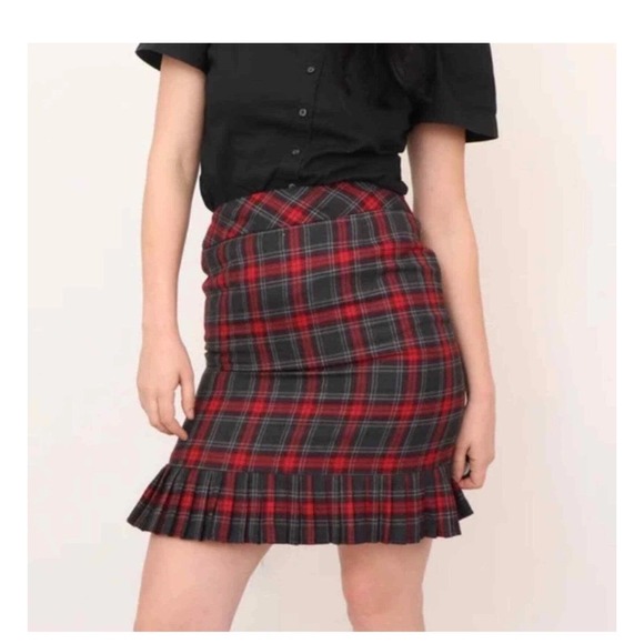 Pendleton Dresses & Skirts - Vtg Pendleton Plaid 100 % Virgin Wool Mini Skirt 16‎ Petite Lined Red Gray Plaid